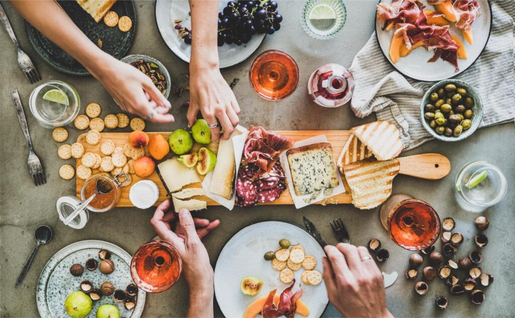 Borrelplank samenstellen met italiaanse delicatesse